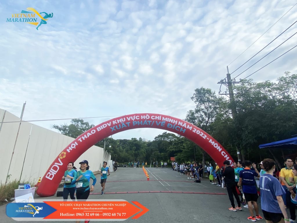 to chuc chay marathon 3