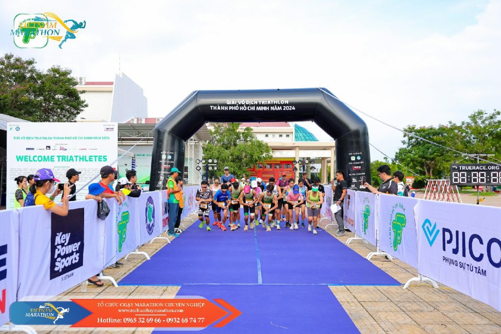 to chuc giai Triathlon 2