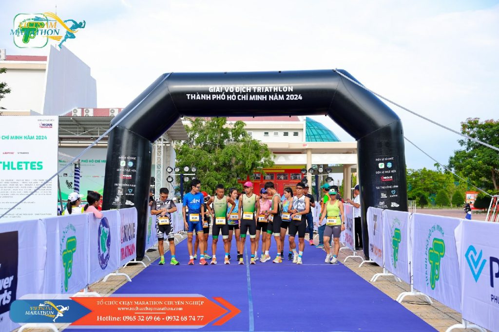 to chuc giai Triathlon 9